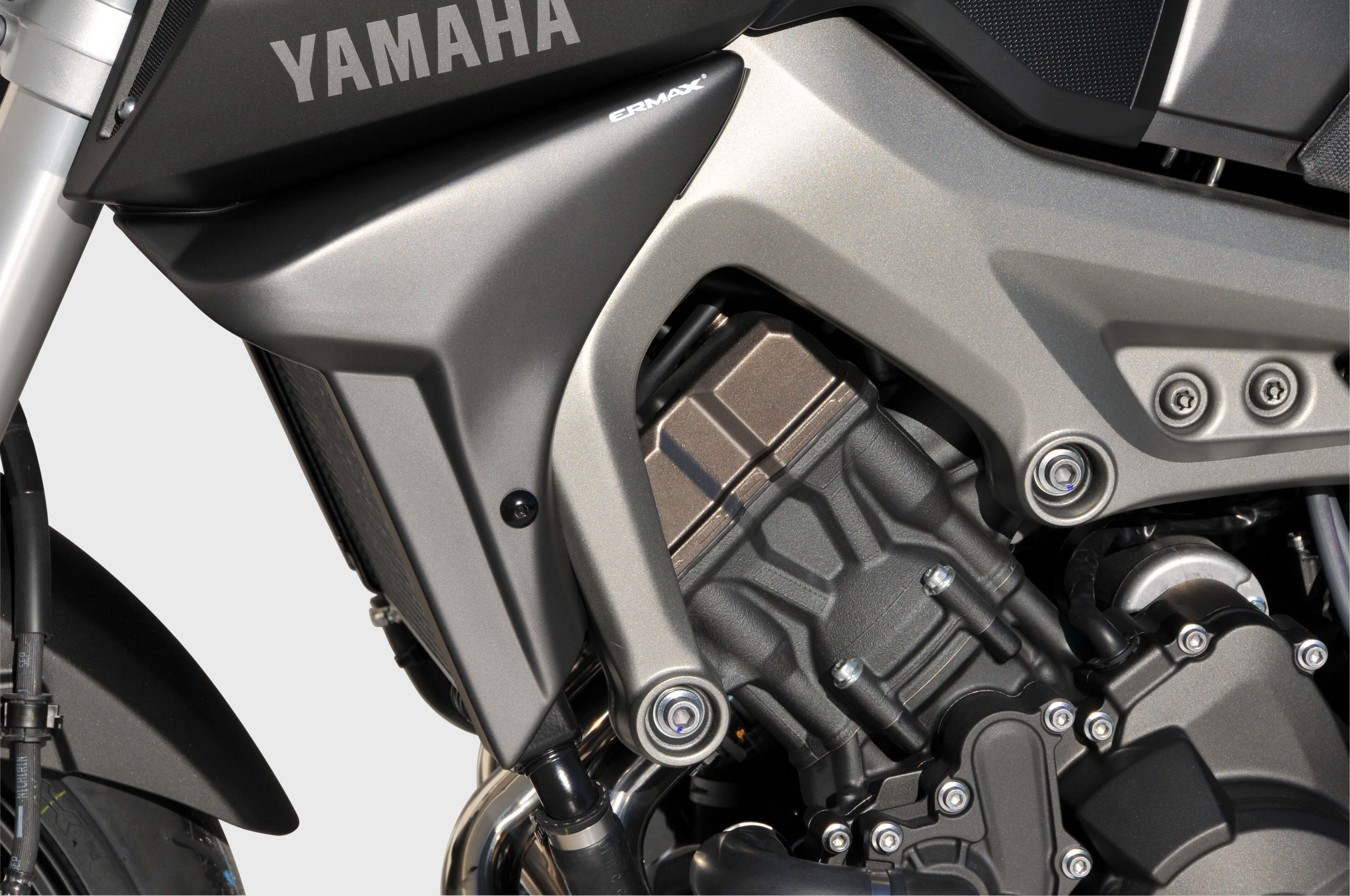 Ermax zijpanelen radiator Yamaha MT09 2013-2016 Ongespoten E760200117 1