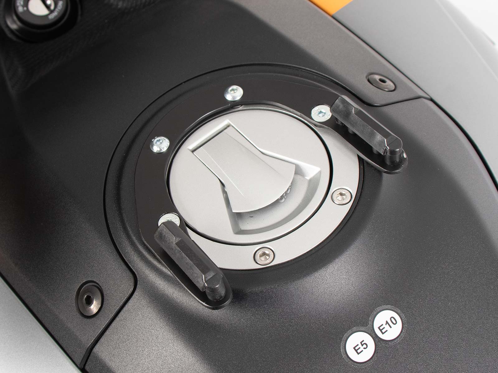 Hepco en Becker bevestiging Tanktas Moto Guzzi Stelvio (2024-) Hepco en Becker bevestiging Tanktas Moto Guzzi Stelvio (2024-)