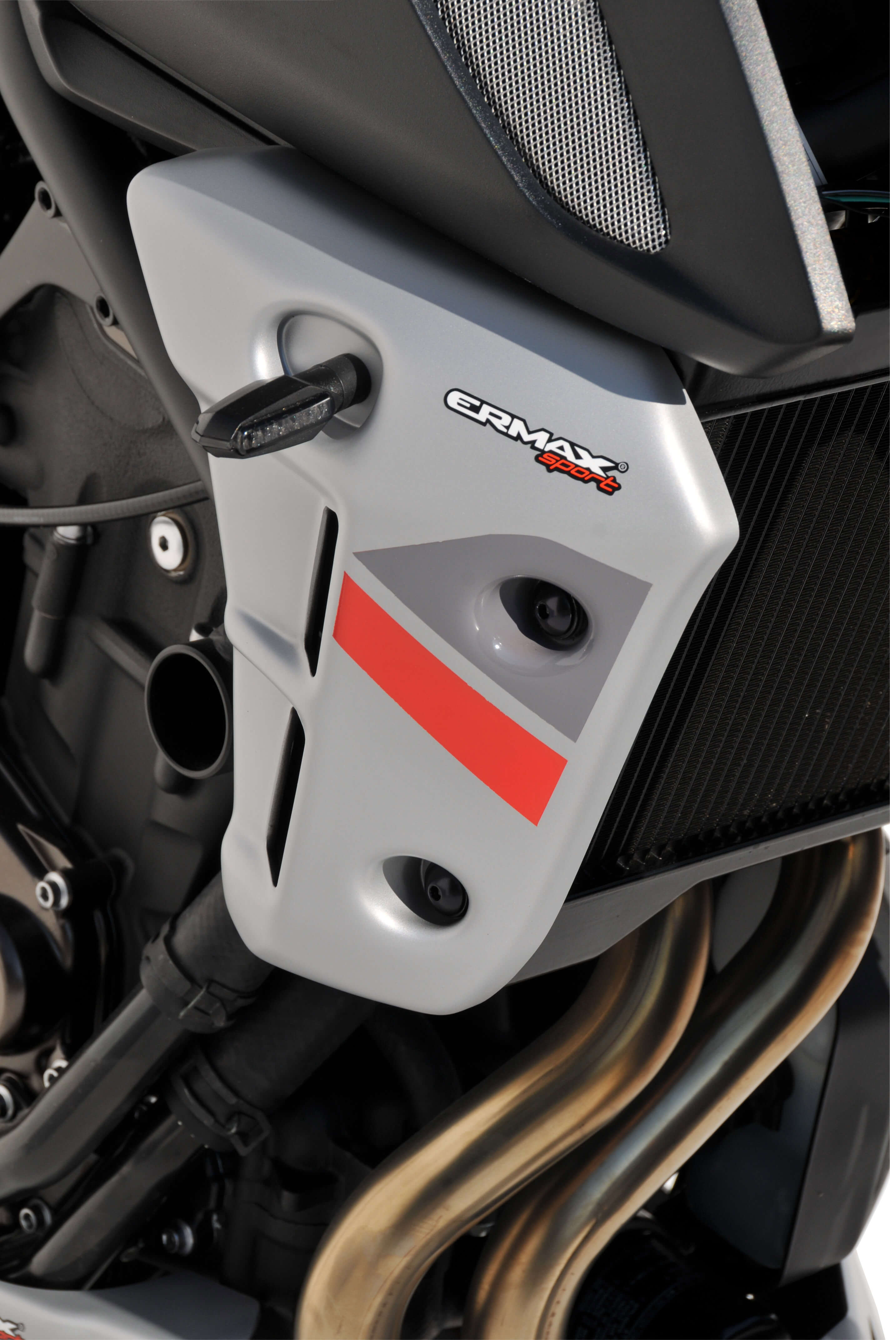 Ermax zijpanelen radiator Yamaha MT07 2018-2020 Ongespoten E7602Y84-00 2