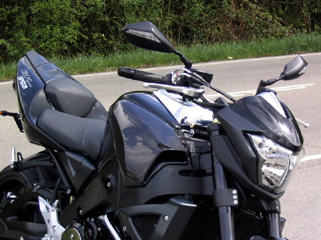 Bodis carbon zijpanelen tank Suzuki B-King