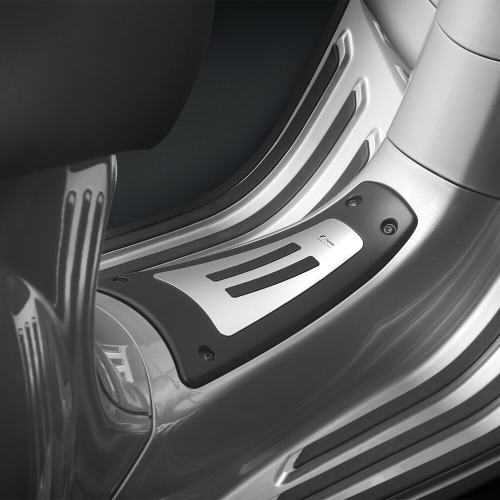 Rizoma foot board tunnel cover Vespa Primera